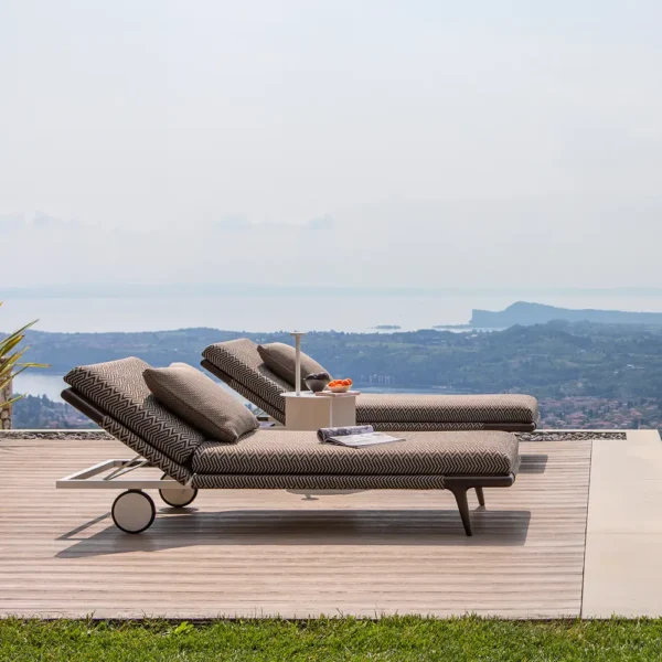 Gaudí sun lounger 1