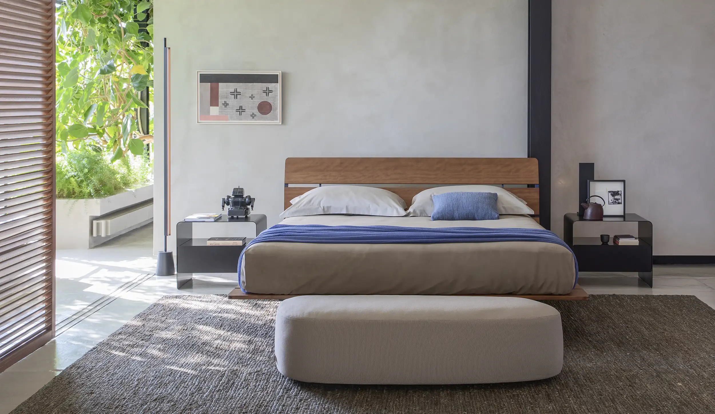The Ultimate Guide to Bed Base Types and Flou's Most Stylish Models 1 Tadao bed by Vico Magistretti
Platform Bed
