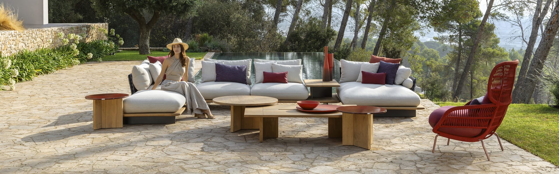 Titans of Luxury Furniture Brands: A Comprehensive Comparison 1 Luxury Furniture Brands