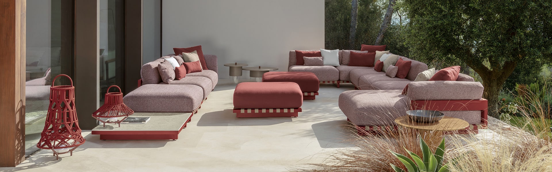 Titans of Luxury Furniture Brands: A Comprehensive Comparison 8 6foto home Argo Rosso w