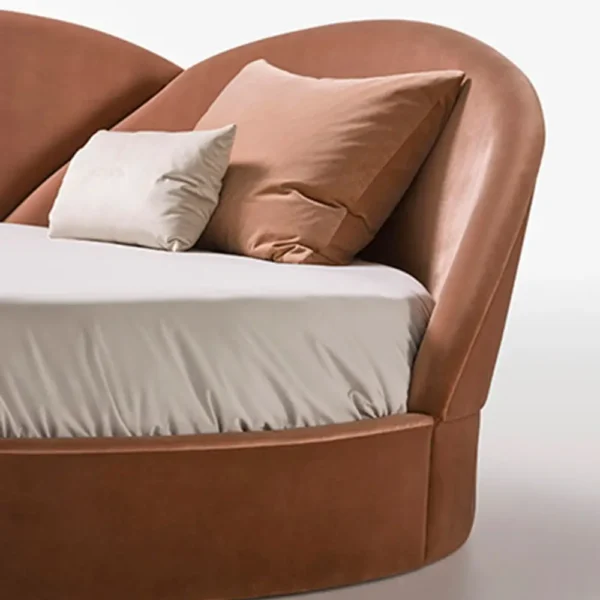 Blooms bed - Image 3