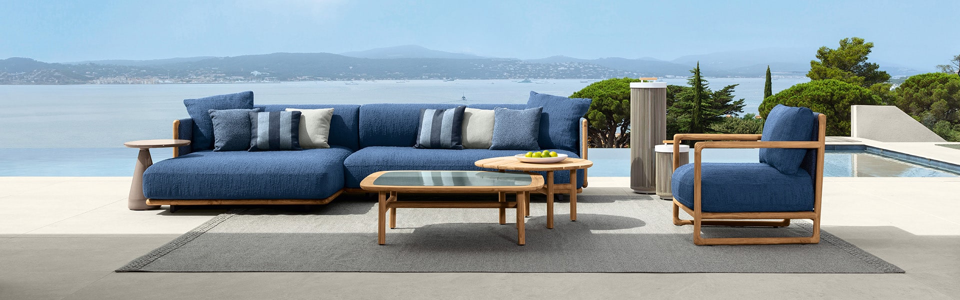 Titans of Luxury Furniture Brands: A Comprehensive Comparison 2 Jun foto homew