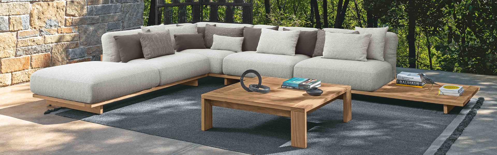 Titans of Luxury Furniture Brands: A Comprehensive Comparison 6 foto home Argo Wood