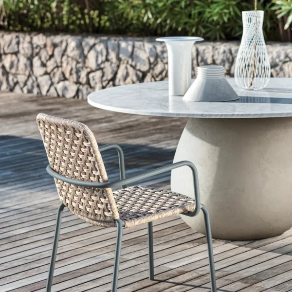 Inout Dining table - Image 4
