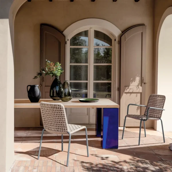 Inout Dining table - Image 4