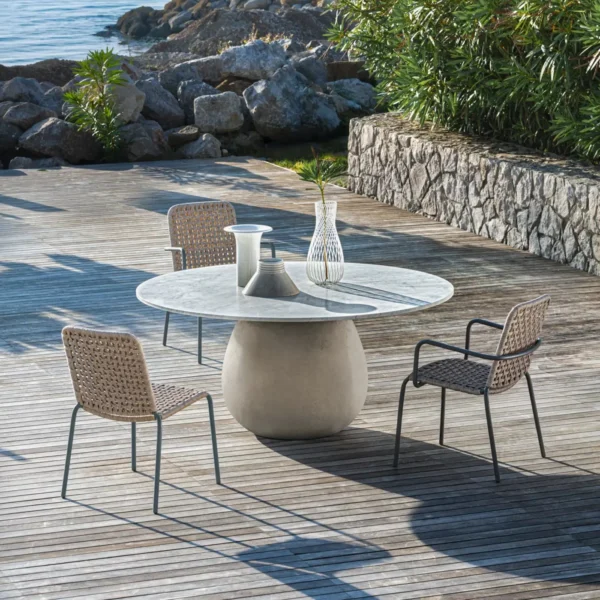 Inout Dining table - Image 5