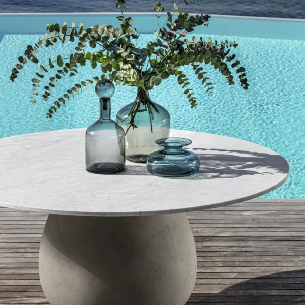 Inout Dining table - Image 6