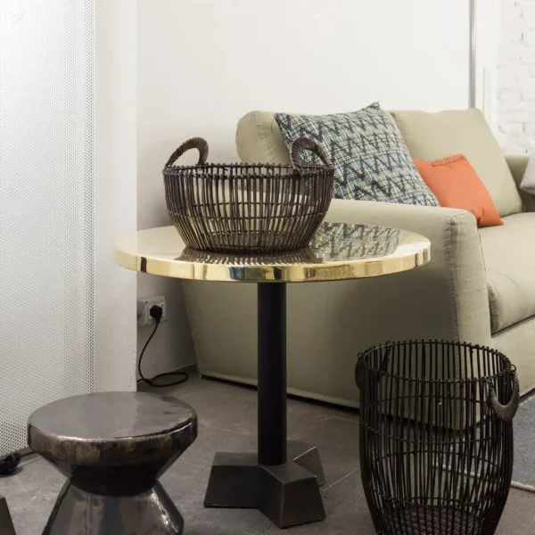 Inout side table - Image 4