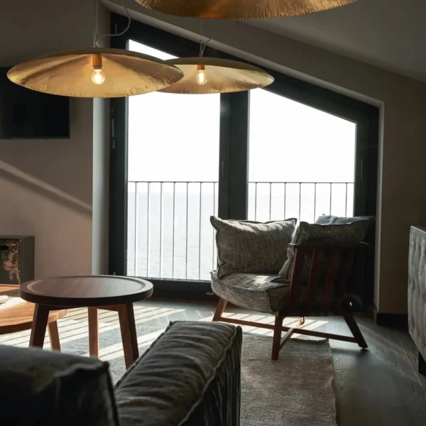 Inout side table - Image 17