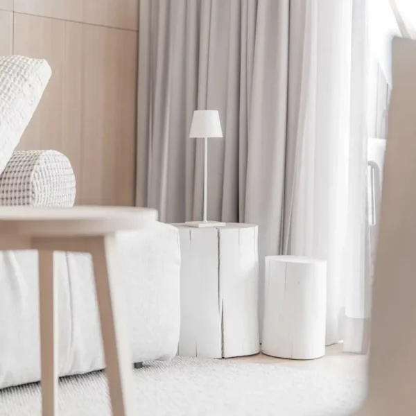 Log side table - Image 13