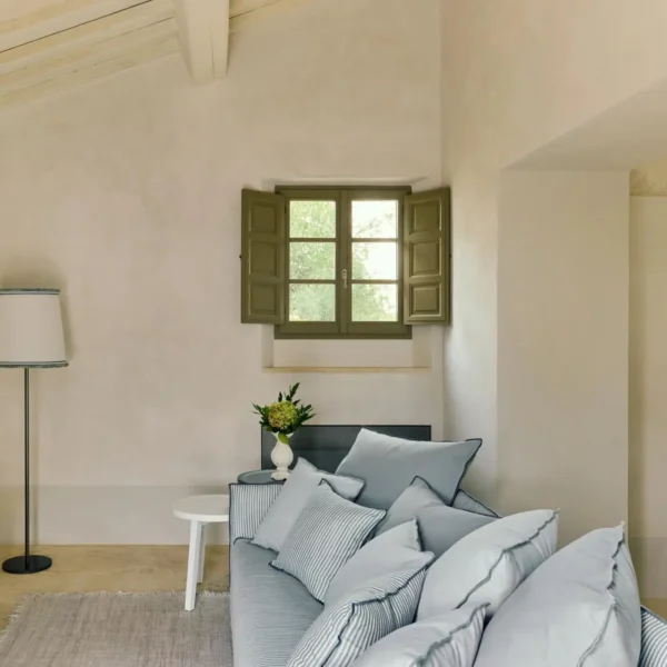 Ghost sofa - Image 16