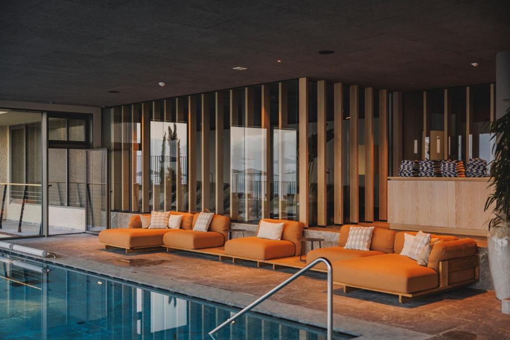 Serenity Meets Style: The Allure of the Japanese Sofa 4 Japanese Sofa