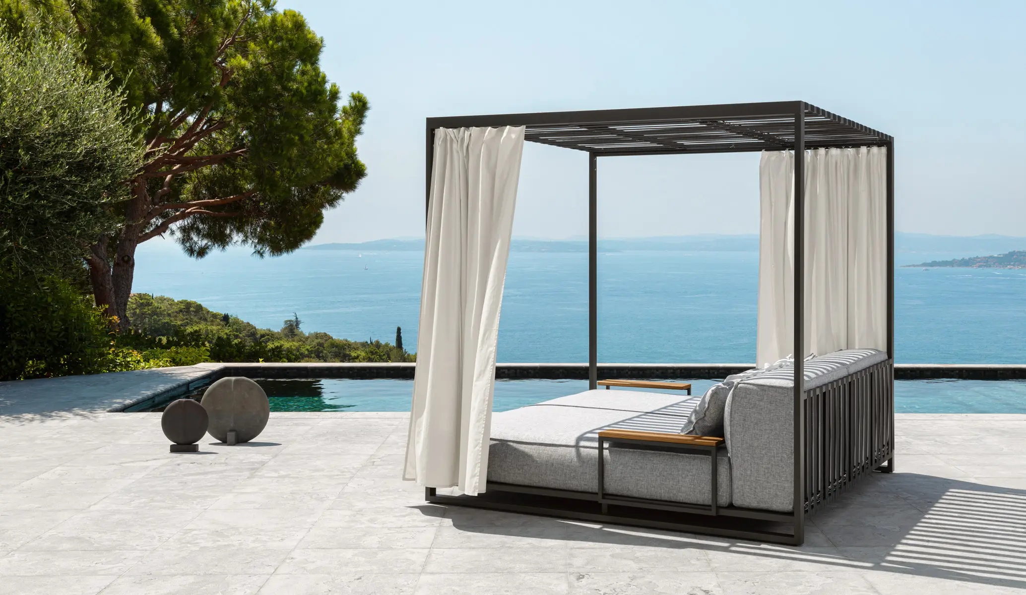Casilda daybed