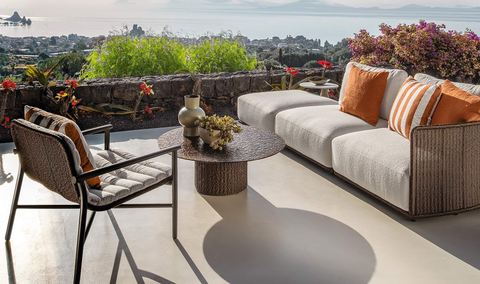 Bond Pouf 2 Bond Pouf - Image 2