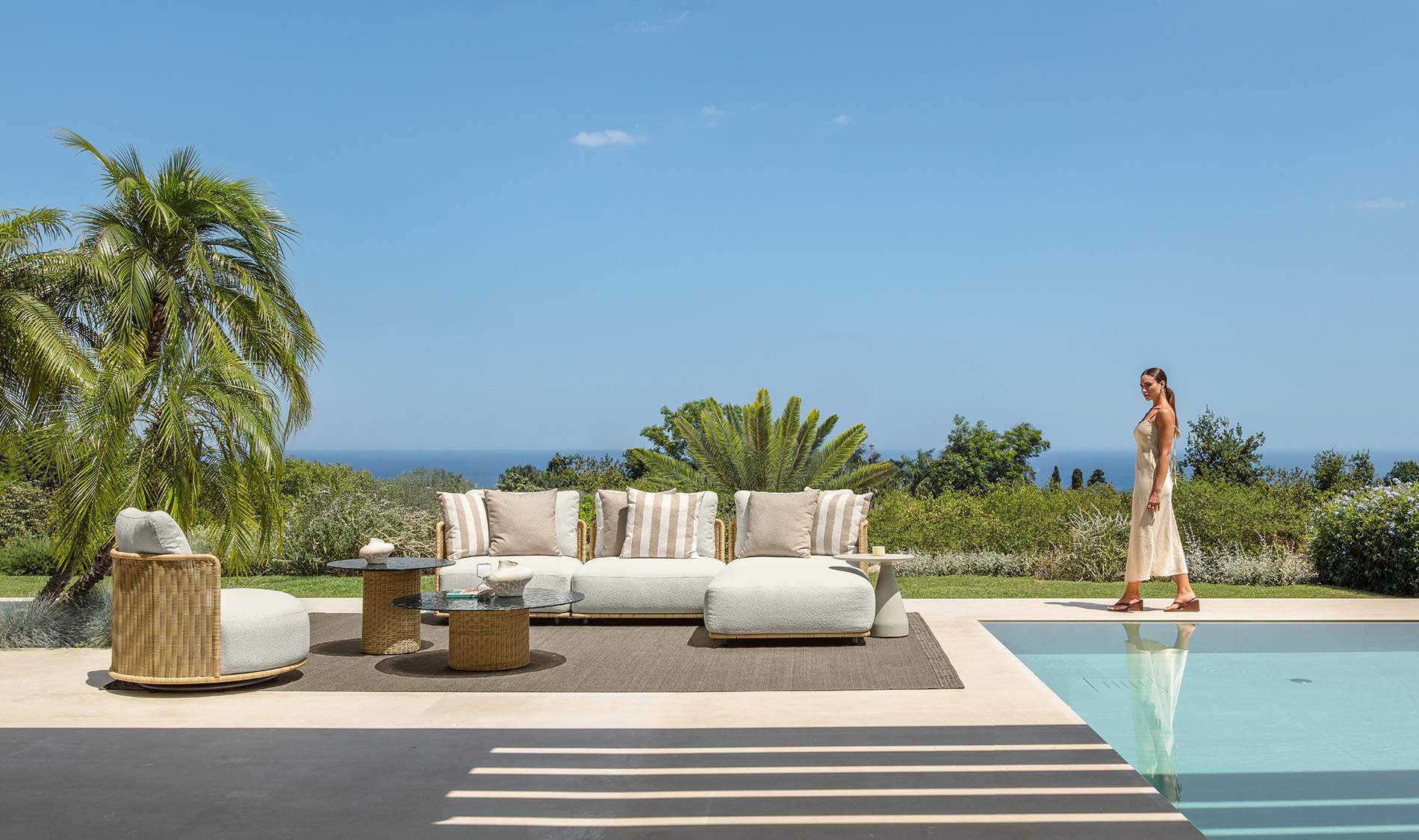 Bond Pouf 3 Bond Pouf - Image 3