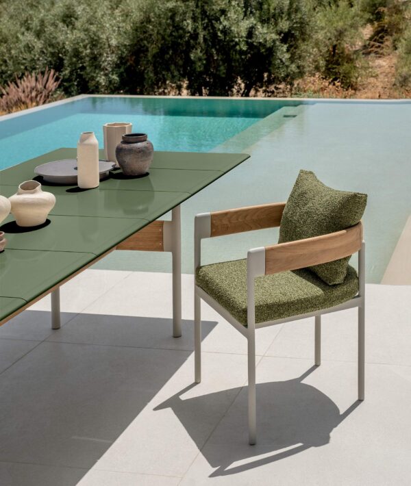 Flow Dining table D150 - Melaaura