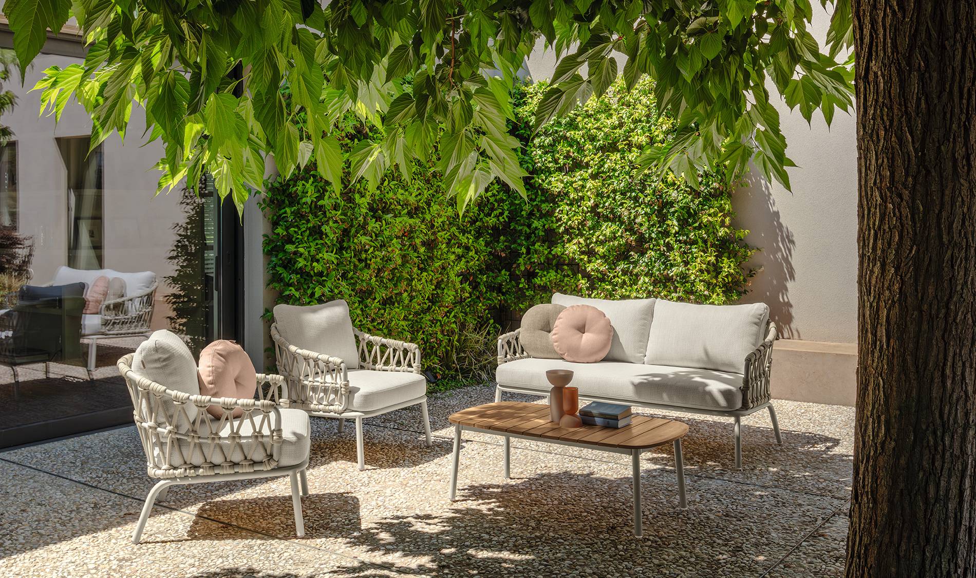 Iris Sofa 2 Iris Sofa - Image 2