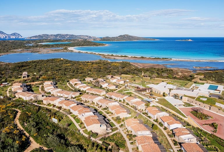 Baglioni_Resort_Sardinia_02-1830x1245