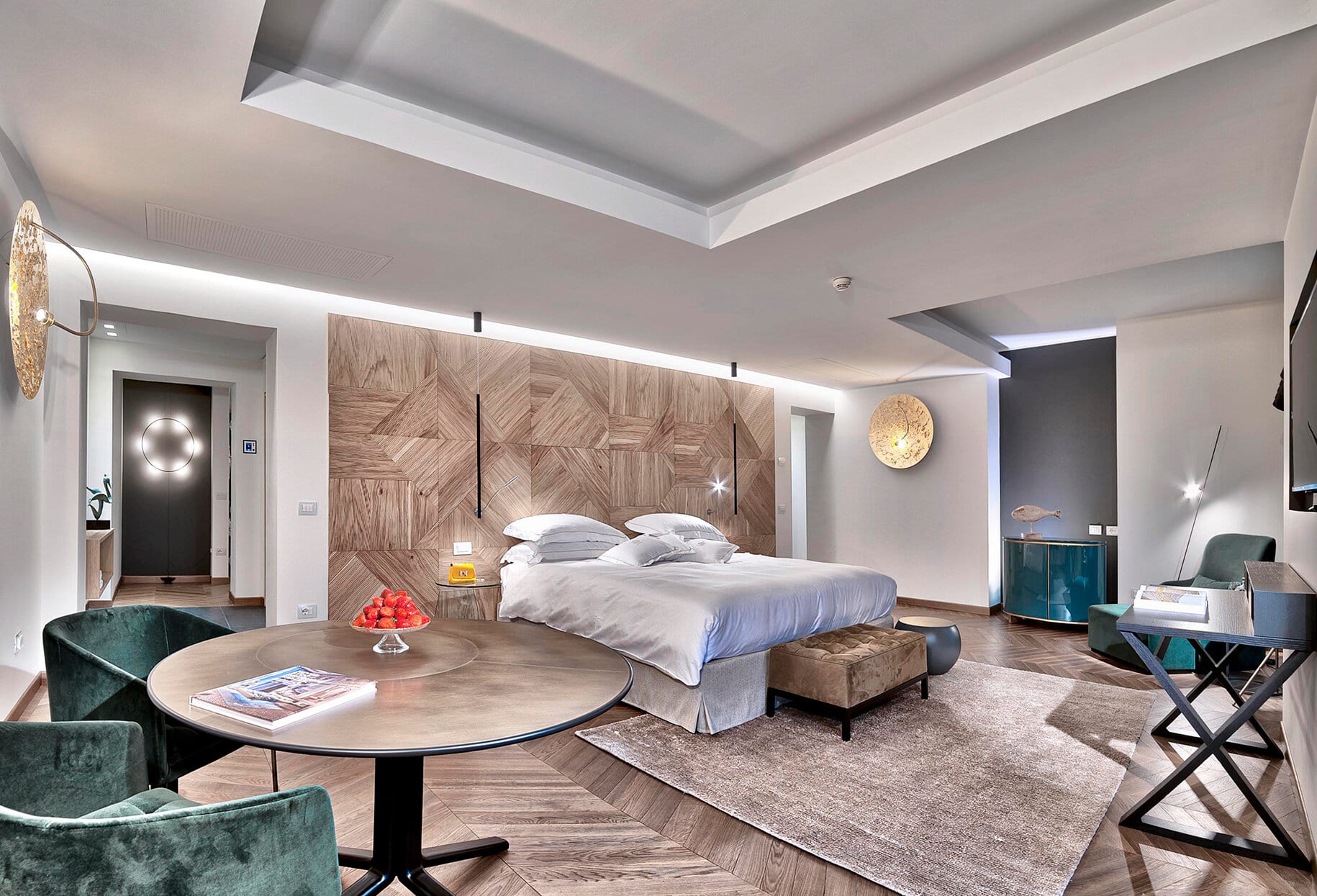 Esplanade-Tergesteo_bedroom_panorama-1830x1245