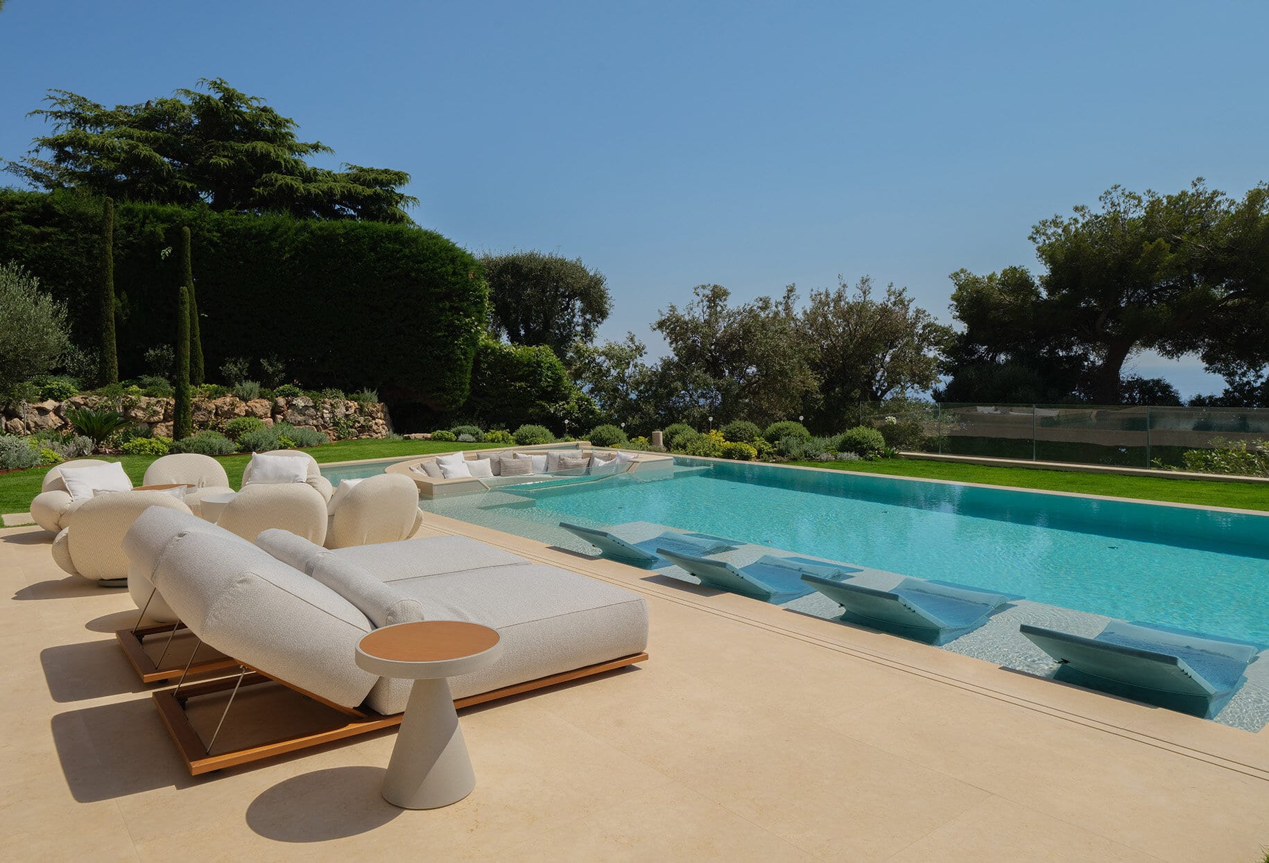 MARIONBUTETSTUDIO-216-1830x1245