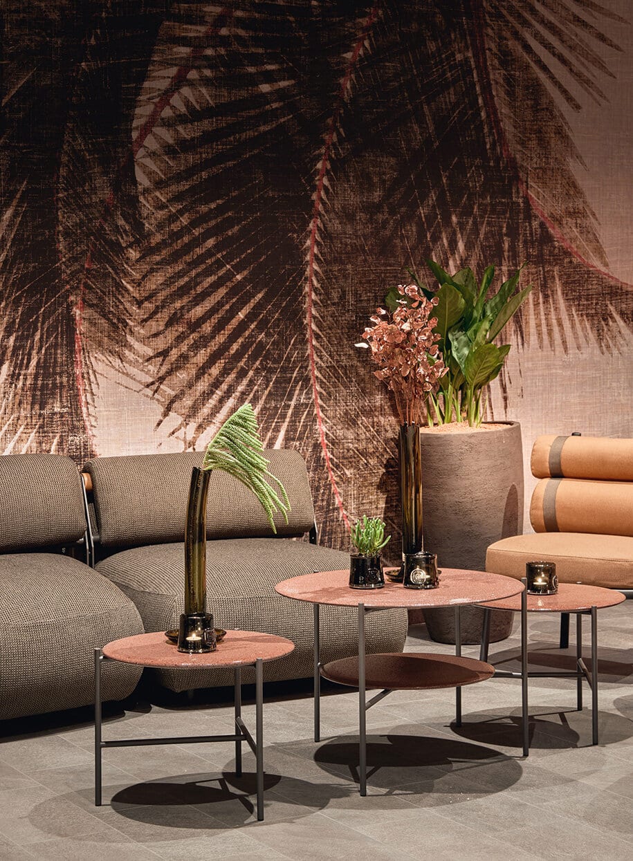 MountMedResortPoolLoungemmr24_1593_pcMichaelHuberPhotography-915x1245