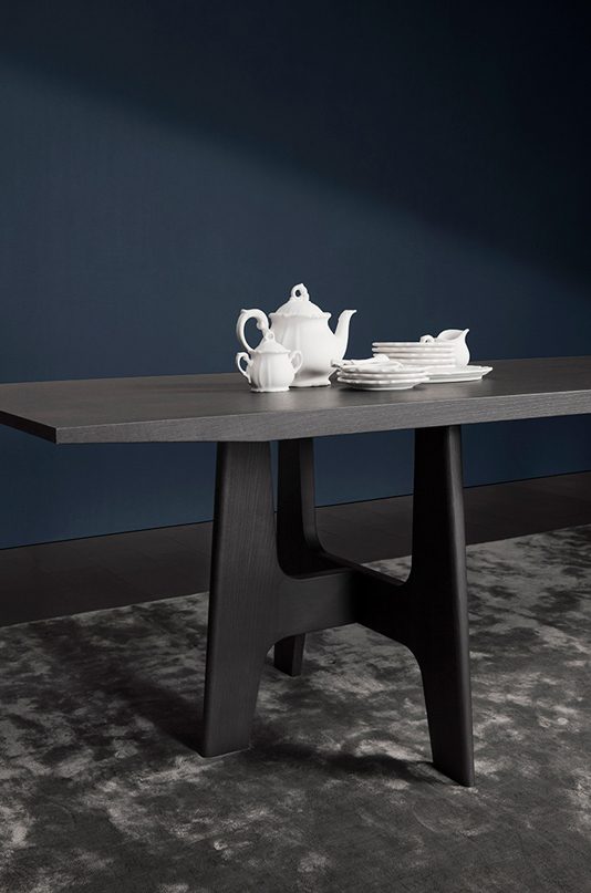 4050 Italo Table 9 4050 Italo Table