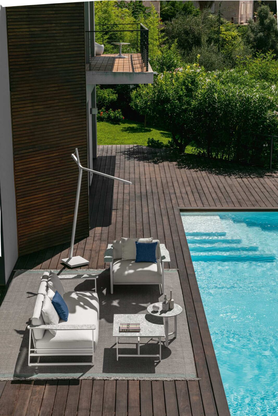 Cleo//Alu Arc Lamp 5 Cleo//Alu Arc Lamp
