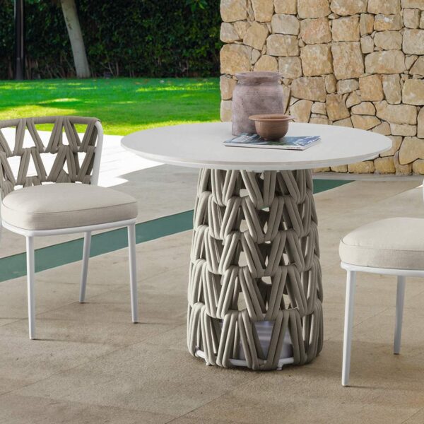 Swipe Dining Table D90
