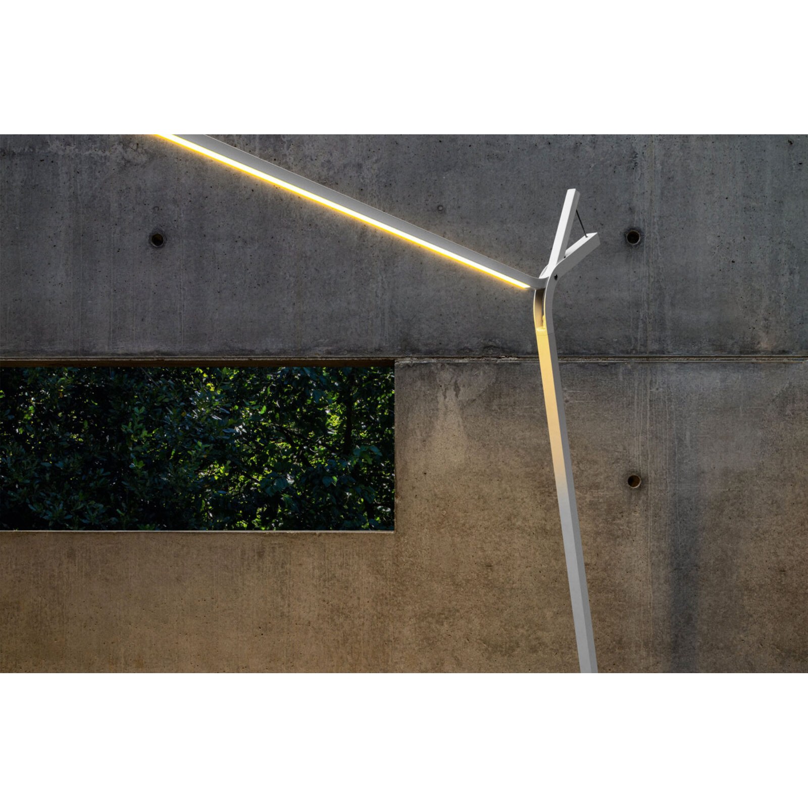 Cleo//Alu Arc Lamp 1 Cleo//Alu Arc Lamp