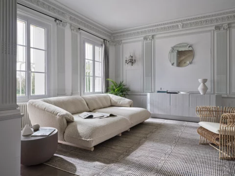 R 513 Armchair